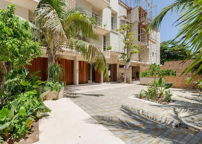 Hola Donceles Suites